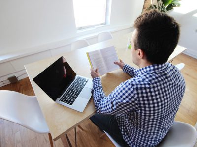 man-book-laptop man-book-laptop